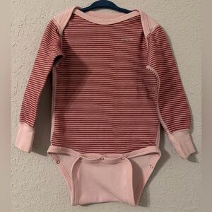 Patagonia capilene Bodysuit Pink and mauve Stripes size 24 months base layer